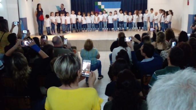 Continúan las charlas