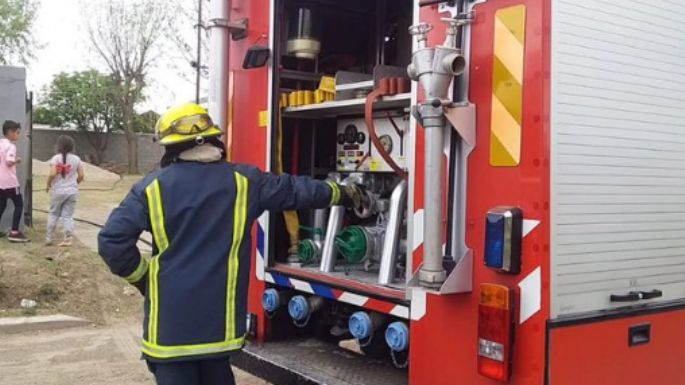 Bomberos sofocaron principio de incendio en una casa por una garrafa