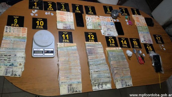 Desarticularon dos "kioscos" de drogas en la misma cuadra