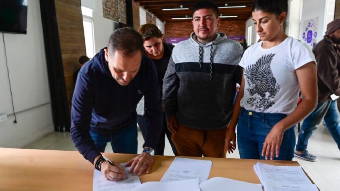 Firmaron acuerdos para que 48 familias accedan a viviendas propias