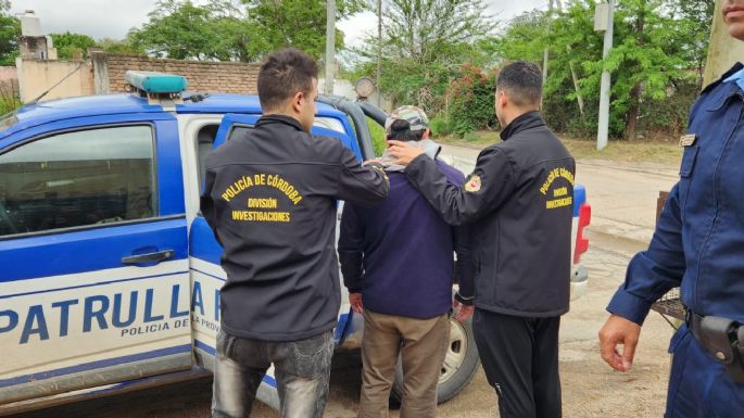 Allanaron chacaritas, detuvieron a tres personas y secuestraron elementos de cobre y bronce