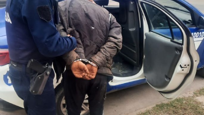 Un hombre entró a robar repuestos, lo vio un vecino y terminó detenido