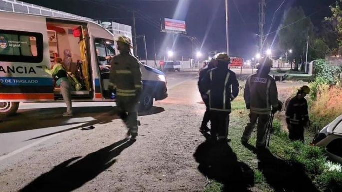 Dos personas hospitalizadas tras el despiste de un vehículo