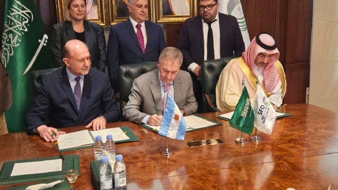 Firman contrato de préstamo para financiar el acueducto Santa Fe - Córdoba