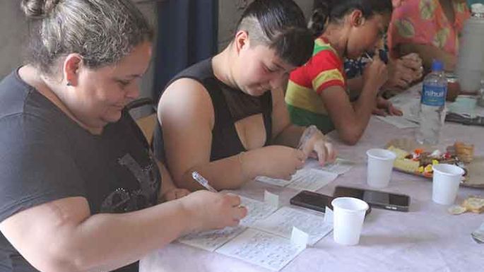 Unas 60 mujeres participaron del Té Bingo del Día de la Madre