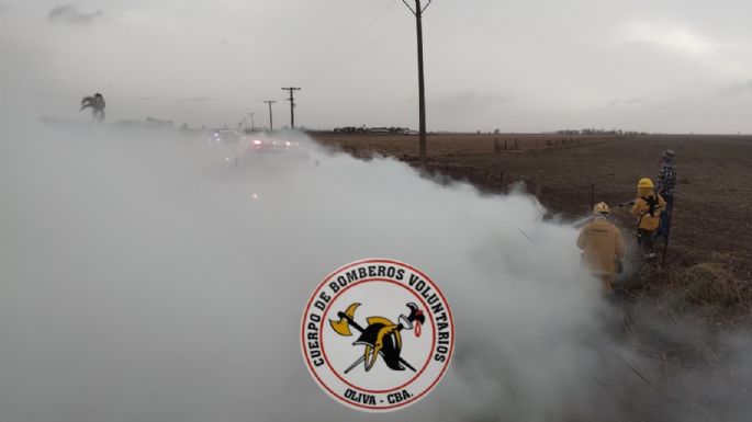 Bomberos sofocaron un incendio en la ruta 10