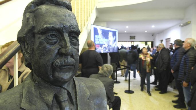 "El legado de Alfonsín", a 40 años de su triunfo electoral y vuelta a la democracia