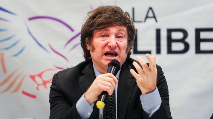 Milei acusó a Raúl Alfonsín de "autoritario" y cuestionó a la UCR