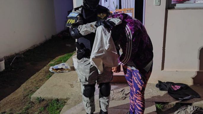 Madre e hijo menor de edad vendían drogas y fueron detenidos
