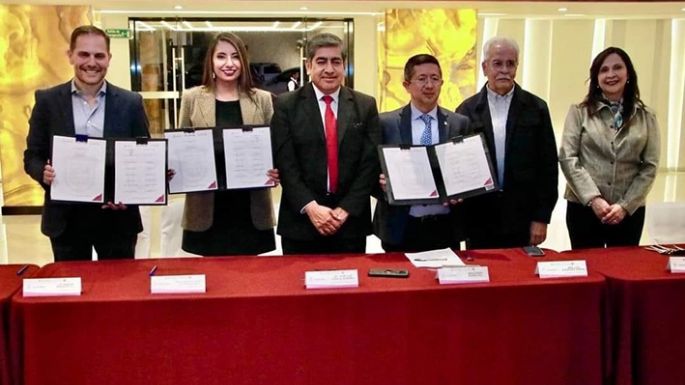 Invitado por la Unesco, Gill viajó a la República Popular China
