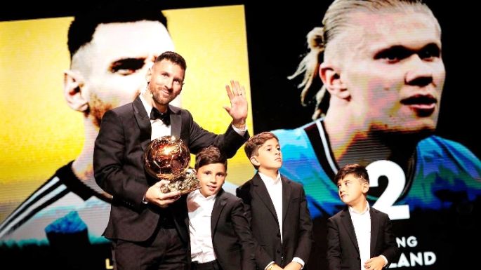 Messi le dedicó el Balón de Oro al seleccionado argentino