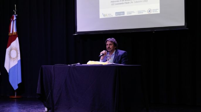 Pigna llamó a “desechar categorías como interior del país o remotas localidades”