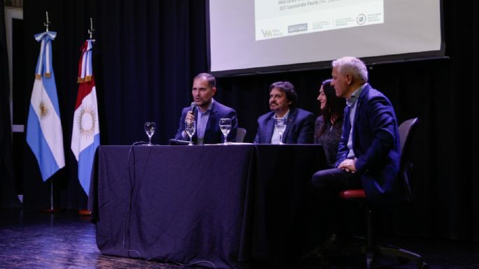 Pigna llamó a “desechar categorías como interior del país o remotas localidades”