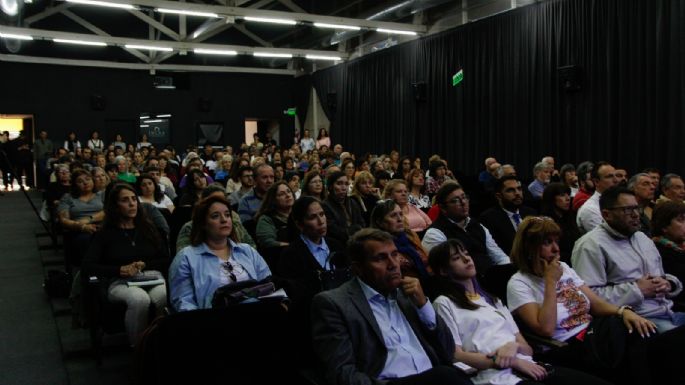 Pigna llamó a “desechar categorías como interior del país o remotas localidades”