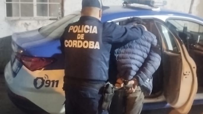 Detuvieron a dos hombres que intentaron robar la bateria de un camión