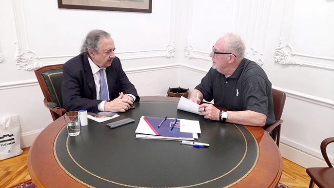 Recordando al padre de la democracia con su hijo, el embajador Ricardo Alfonsín