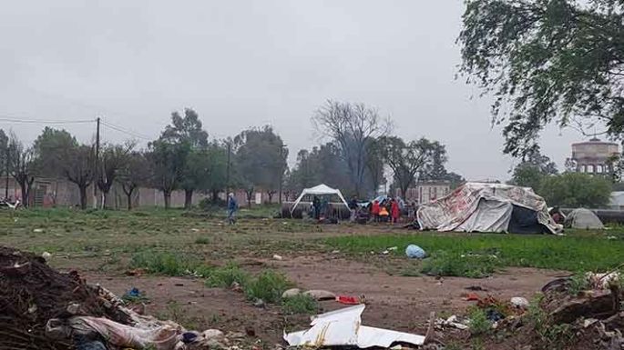Por orden de la fiscal, las familias tienen que dejar hoy los terrenos tomados