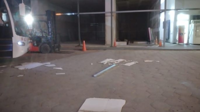 Una placa de yeso cayó sobre la cabeza de una mujer a raíz del fuerte viento