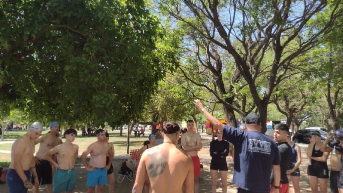 Capacitan a guardacostas locales para la temporada estival 2023-2024