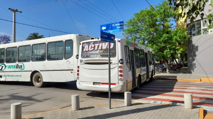 Paro de colectivos: choferes cortan algunas calles y piden ser atendidos por Gill
