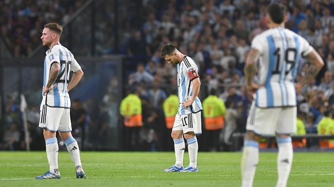 Argentina perdió 2-0 ante el aguerrido Uruguay de Bielsa