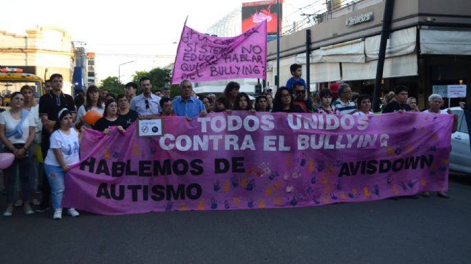 Importante marcha contra el bullying