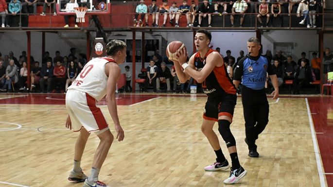 Ameghino recibe a un histórico