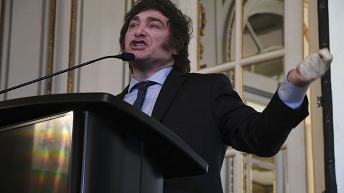 Milei, el candidato que podría instalar  a la ultraderecha en el gobierno