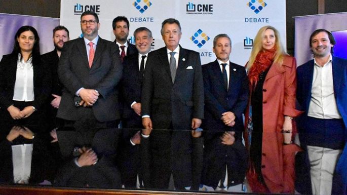 La CNE se reunió con apoderados de UxP y LLA para "preservar la convivencia democrática"