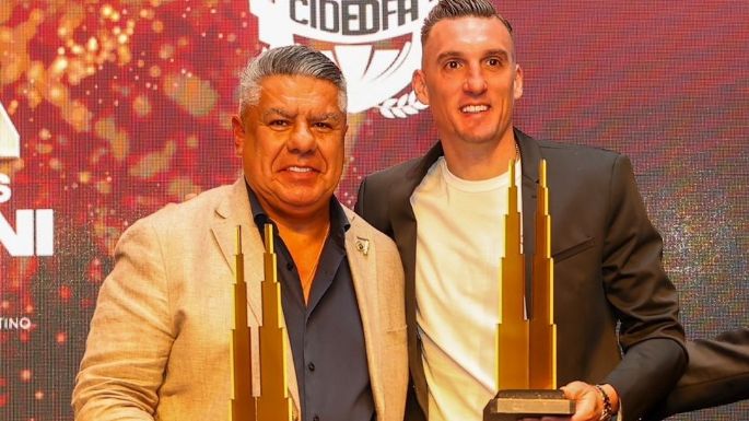 La Selección Argentina y "Chiqui" Tapia recibieron el Alumni de Oro