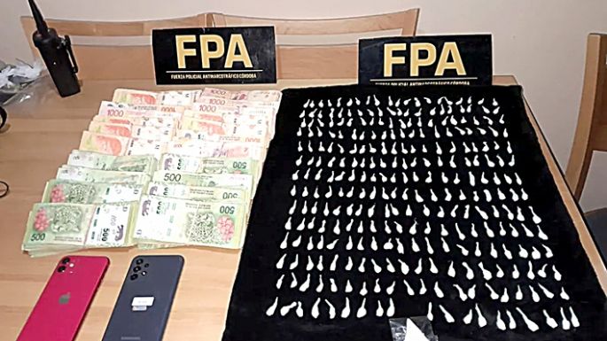 Dos hermanas detenidas con una piedra de cocaína