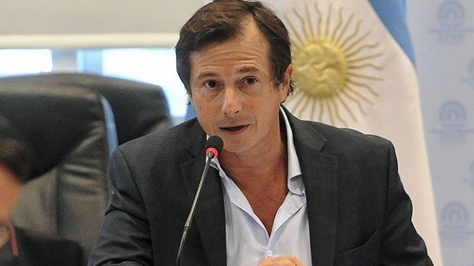 Lipovetzky advirtió que la ley no se podrá derogar por decreto