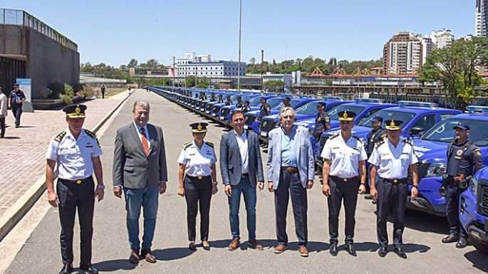 Más móviles policiales