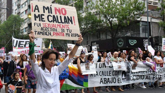Marcharon en "contra el ajuste, la ultraderecha, el negacionismo y el FMI"