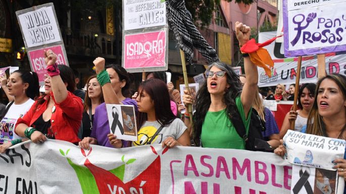 Marcharon en "contra el ajuste, la ultraderecha, el negacionismo y el FMI"
