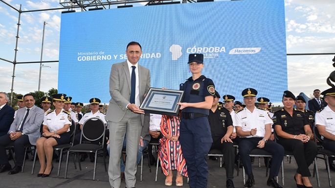 Suman nuevos efectivos policiales