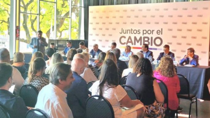 Gobernadores: en JxC piden "unidad" en el Congreso y UxP garantiza “gobernabilidad”