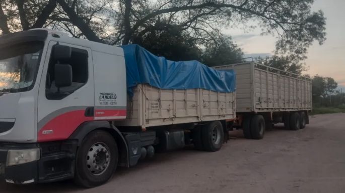 Hallan a un camionero muerto tendido debajo de su transporte en Santiago del Estero