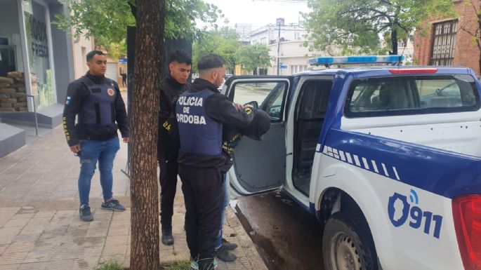 Arrestaron a dos estafadores y se recuperaron tres mil dólares