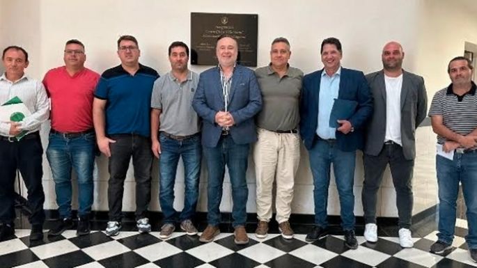 El ministro entregó subsidios a entidades