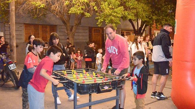 Ameghino volvió a festejar en casa