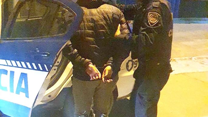 Preso por romper dos vidrieras