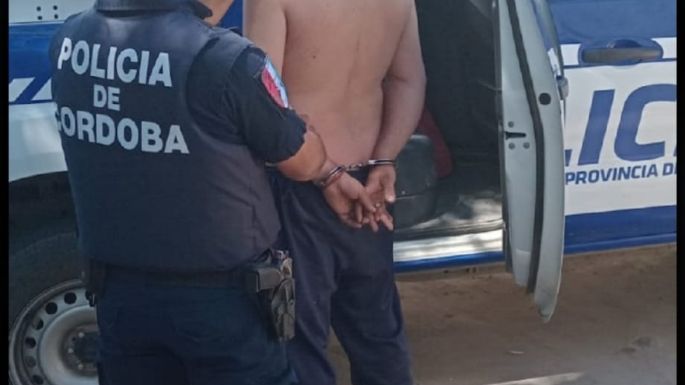 No debía acercarse a su madre y terminó detenido por violar la restricción