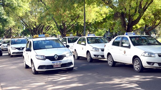 Taxistas piden una reunión para comenzar a tratar una suba de tarifa