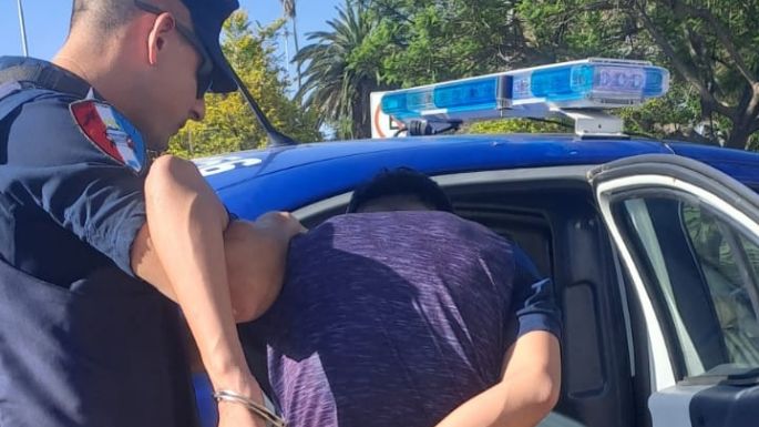 Intentó robar una bici frente a una escuela y un vecino avisó a la Policía