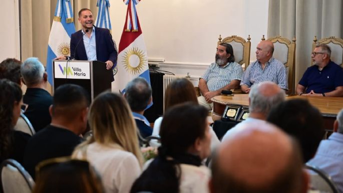 Entregaron un reconocimiento a 26 trabajadores y recientes jubilados
