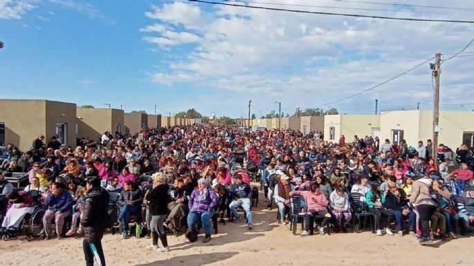 Adelantan el horario del sorteo de las 75 viviendas de barrio El Vallecito
