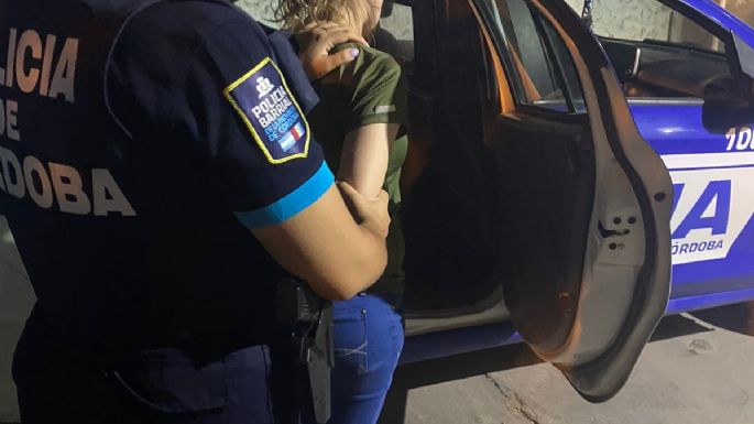 Detuvieron a una mujer por violar una restricción de acercamiento