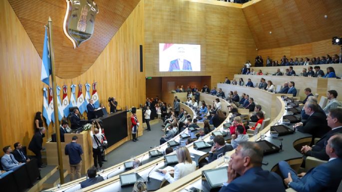 Martín Llaryora juró como gobernador de Córdoba
