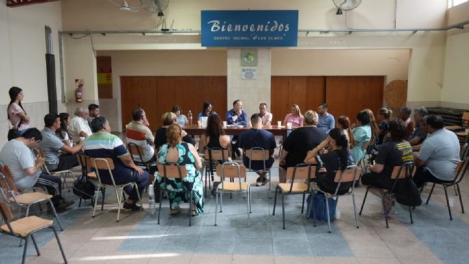 En su primer día, Accastello se reunió con vecinos de Los Olmos